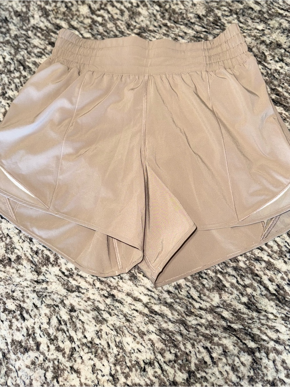 Lululemon Hotty Hot High Rise Shorts 4" Sheer Oak - Picture 6 of 8
